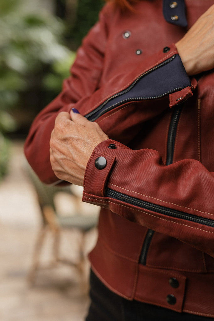 détail pratique sur la veste motarde bonnette : les aisances au niveau des poignets